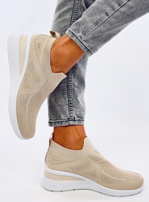 Sneakersy na koturnie skarpetkowe BAYOL BEIGE